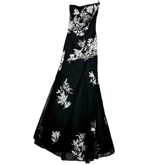 Vintage Cache Strapless Black Mesh Gown w/White Embroidered Beaded Floral Accent - Picture 8 of 17